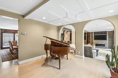 15470 Powells Cove Boulevard, Whitestone, NY 11357 - Photo 8