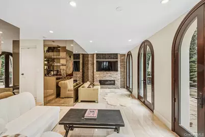 15470 Powells Cove Boulevard, Whitestone, NY 11357 - Photo 10