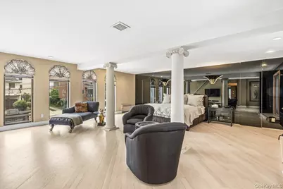 15470 Powells Cove Boulevard, Whitestone, NY 11357 - Photo 22