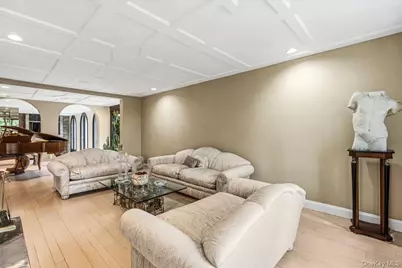 15470 Powells Cove Boulevard, Whitestone, NY 11357 - Photo 6