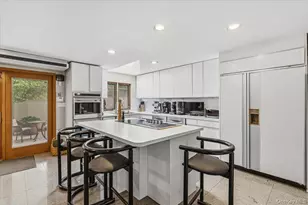 154-70 Powells Cove Blvd, Whitestone, NY 11357 - Photo 18