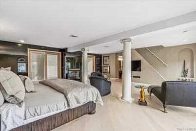 15470 Powells Cove Boulevard, Whitestone, NY 11357 - Photo 24
