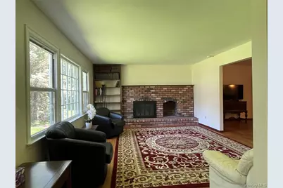 4 Cornwallis Road, East Setauket, NY 11733 - Photo 2