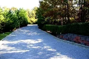 9 Kate Ct, East Quogue, NY 11942 - Photo 2