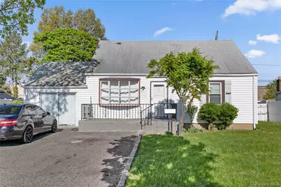 47 Cardinal Road, Levittown, NY 11756 - Photo 2