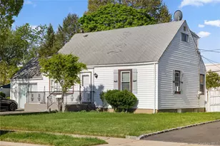 47 Cardinal Rd, Levittown, NY 11756 - Photo 4