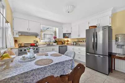 27 Spruce Street, Islip, NY 11751 - Photo 14