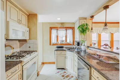 167 Shaw Avenue, Valley Stream, NY 11580 - Photo 10
