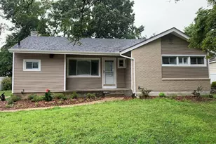 402 Leslie Ln, Uniondale, NY 11553 - Photo 2