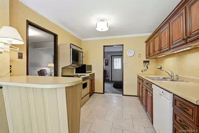 2708 Gull Avenue, Medford, NY 11763 - Photo 10