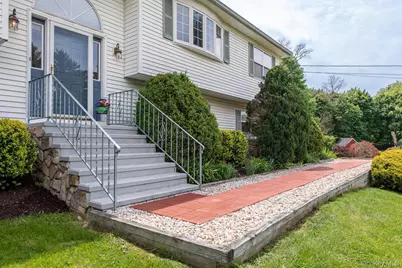 17 Verplanck Avenue, Hopewell Junction, NY 12533 - Photo 4