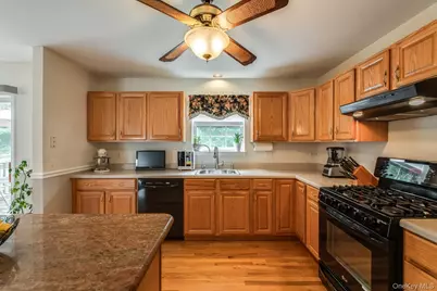 17 Verplanck Avenue, Hopewell Junction, NY 12533 - Photo 16