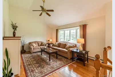 17 Verplanck Avenue, Hopewell Junction, NY 12533 - Photo 8