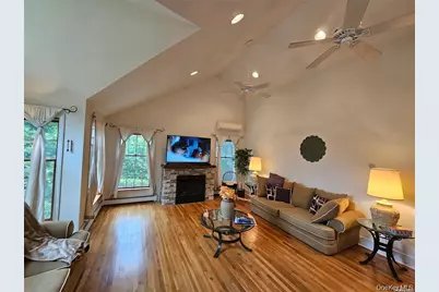 10 Phyllis Road, Mastic Beach, NY 11951 - Photo 4