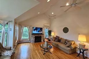 10 Phyllis Rd, Mastic Beach, NY 11951 - Photo 4
