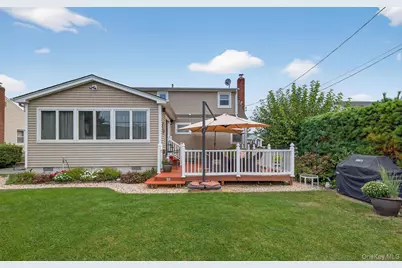 7 Greenbriar Lane, Hicksville, NY 11801 - Photo 34