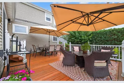 7 Greenbriar Lane, Hicksville, NY 11801 - Photo 36