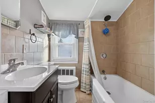 7 Greenbriar Ln, Hicksville, NY 11801 - Photo 32