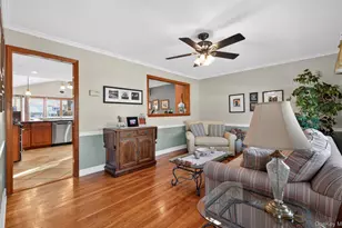 7 Greenbriar Ln, Hicksville, NY 11801 - Photo 6