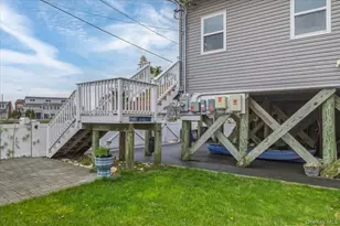 981 S 4th St, Lindenhurst, NY 11757 - Photo 38