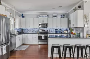 981 S 4th St, Lindenhurst, NY 11757 - Photo 16