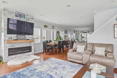 981 S 4th Street, Lindenhurst, NY 11757 - Photo 12