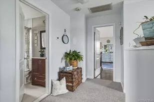 981 S 4th St, Lindenhurst, NY 11757 - Photo 22