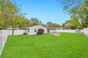40 Twisting Dr, Lake Grove, NY 11755 - Photo 8