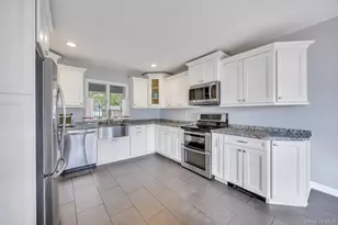 40 Twisting Dr, Lake Grove, NY 11755 - Photo 10