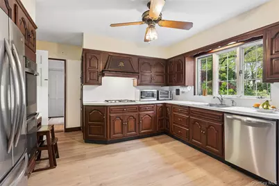 10 Westbury Road, Garden City, NY 11530 - Photo 16