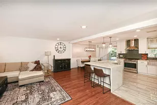 3697 Regent Ln, Wantagh, NY 11793 - Photo 6