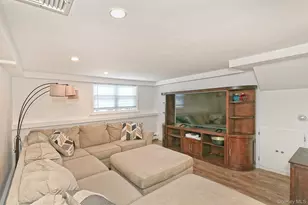 3697 Regent Ln, Wantagh, NY 11793 - Photo 16