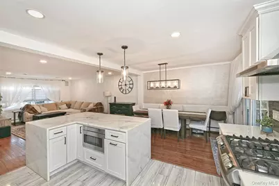 3697 Regent Lane, Wantagh, NY 11793 - Photo 8