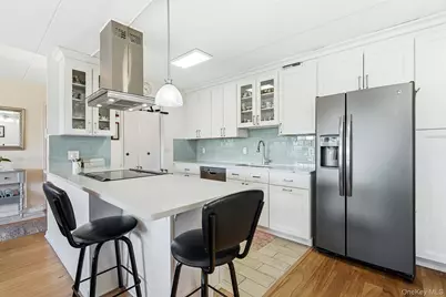 200 High Point Drive #214, Hartsdale, NY 10530 - Photo 2