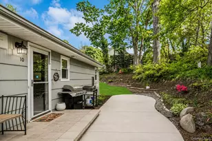 10 Minetta Ct, Huntington, NY 11743 - Photo 18