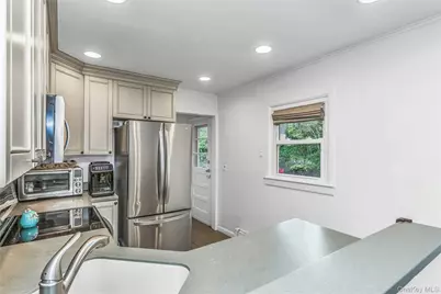 10 Minetta Court, Huntington, NY 11743 - Photo 6