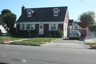 138 Manor Pkwy, Uniondale, NY 11553 - Photo 2