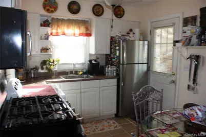 138 Manor Parkway, Uniondale, NY 11553 - Photo 6