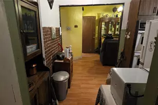 60-74 54th Pl, Maspeth, NY 11378 - Photo 4