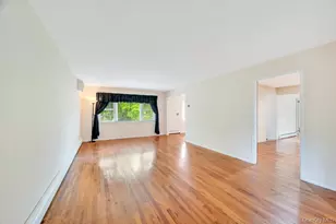 30 Fort Hill Rd, Huntington, NY 11743 - Photo 10