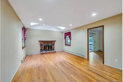 30 Fort Hill Road, Huntington, NY 11743 - Photo 8