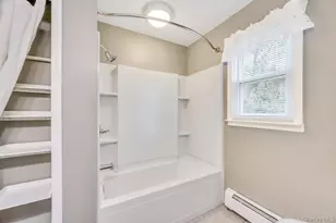 30 Fort Hill Rd, Huntington, NY 11743 - Photo 20