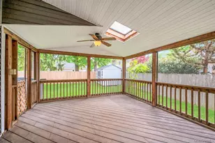 30 Fort Hill Rd, Huntington, NY 11743 - Photo 12