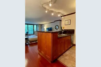 25 Rockledge Avenue #711B, White Plains, NY 10601 - Photo 8