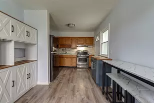 31 Locust St, Westbury, NY 11590 - Photo 4