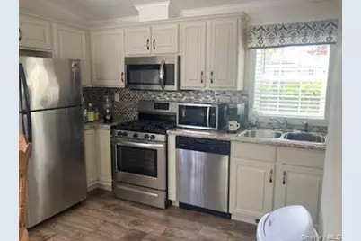1661 Old Country Road #49, Riverhead, NY 11901 - Photo 8