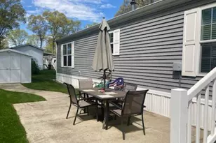 49 Old Country Rd, Riverhead, NY 11901 - Photo 4