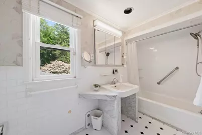145 Woodlands Avenue, White Plains, NY 10607 - Photo 26