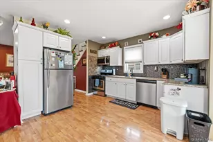 56 Sycamore St, Patchogue, NY 11772 - Photo 10