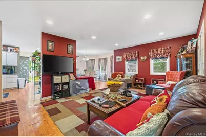 56 Sycamore Street, Patchogue, NY 11772 - Photo 4